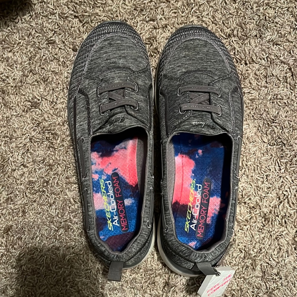 Womens skechers size 9.5